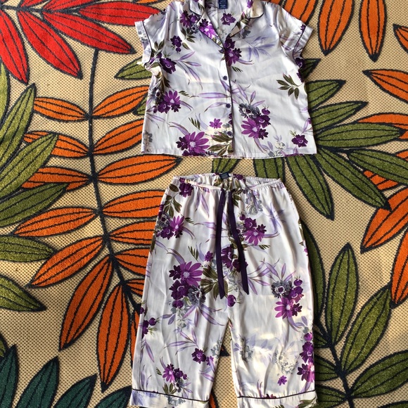 2 piece satin pajama set - Picture 4 of 8